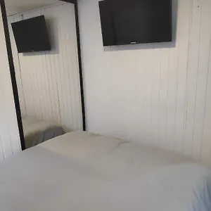  Apartamento Habitacion Privada Tipo Hotel, Bano, Tv Y Wifi.